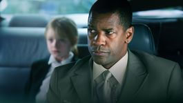 netflix lanza el primer vistazo de hombre en llamas, la nueva adaptacion de la historia con denzel washington