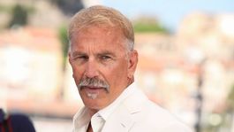 El actor declinó la oferta de Oliver Stone de sumarse a Platoon en solidaridad con su hermano, un marine de Vietnam que no comulgaba con el retrato de los ex combatientes que hacían estas cintas