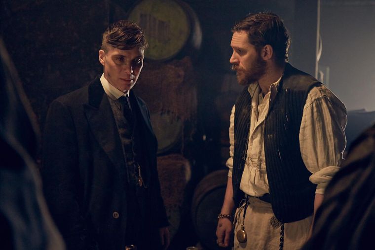 La temporada 2 de Peaky Blinders introduce al excéntrico y querido personaje de Tom Hardy La temporada 2 de Peaky Blinders introduce al excéntrico y querido personaje de Tom Hardy