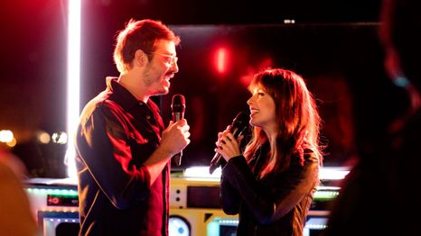 Amores, rupturas y viajes en el tiempo en esta divertida comedia romántica Amores, rupturas y viajes en el tiempo en esta divertida comedia romántica