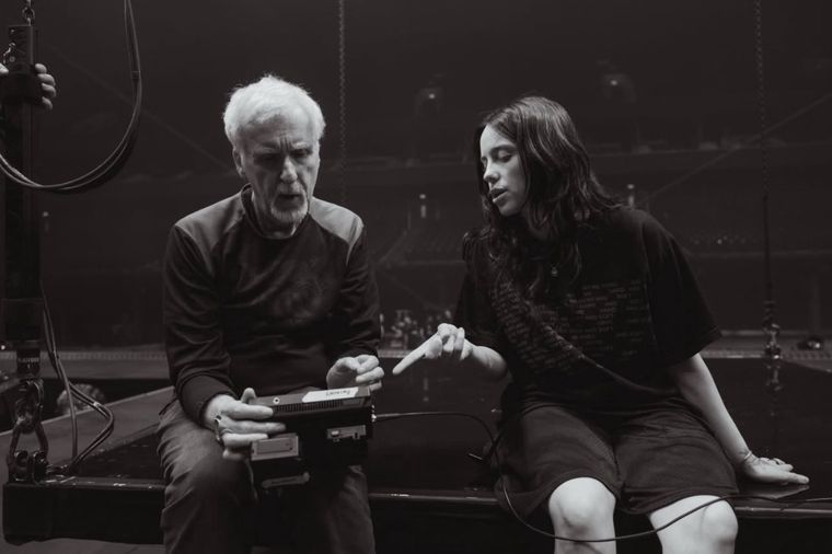 La película documenta los espectáculos de Manchester y está codirigida ttanto por Eilish como por James Cameron. La película documenta los espectáculos de Manchester y está codirigida ttanto por Eilish como por James Cameron.