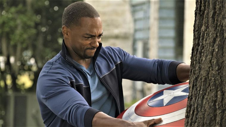 Anthony Mackie como Capitán América