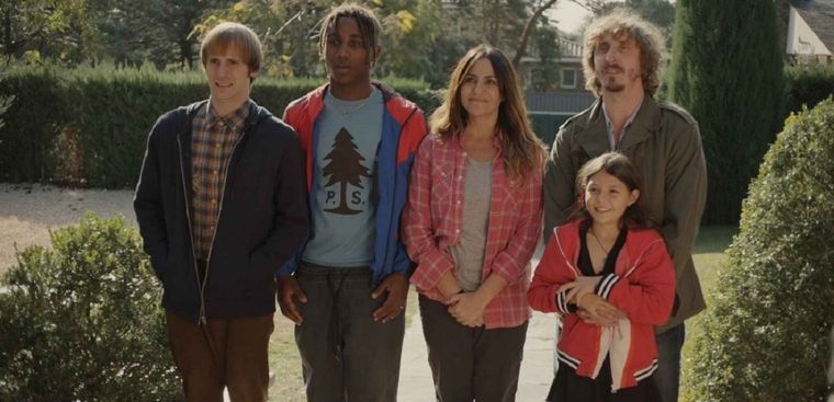 Bienvenidos a la familia es una serie española que se estrenó en 2018 y cuenta con trece episodios