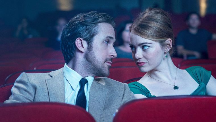 Ryan Gosling y Emma Stone en La La Land. Ryan Gosling y Emma Stone en La La Land.