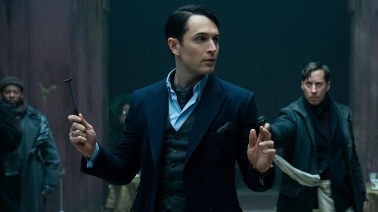 Colin Woodell es el protagonista de El Continental. Colin Woodell es el protagonista de El Continental.