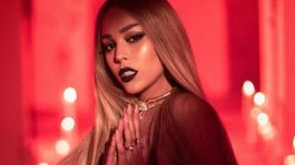Danna Paola sigue promocionando su tema Santería y sabe cómo hacerlo en Instagram