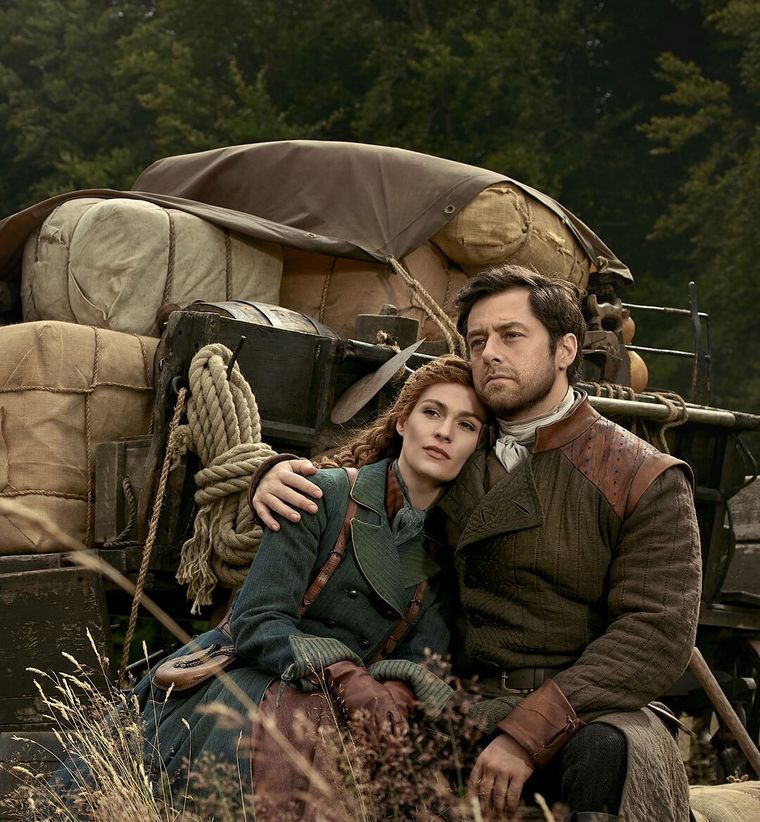 Brianna y Roger también estarán presentes en la temporada final de Outlander. Brianna y Roger también estarán presentes en la temporada final de Outlander. 