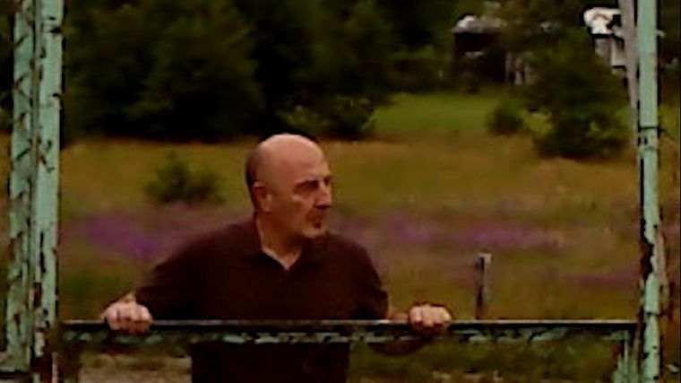 Dry Leaf es una película experimental dentro de lo que se conoce como road movie. Dry Leaf es una película experimental dentro de lo que se conoce como road movie.