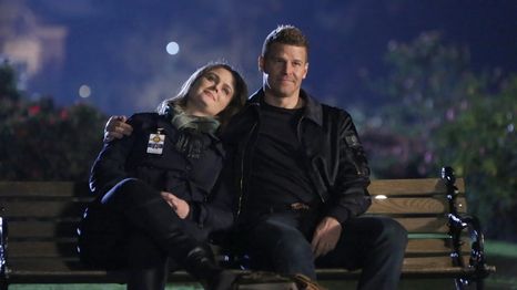 A siete años del último episodio, Hart Hanson reveló que el elenco habla a diario y que todos estarían dispuestos a regresar para continuar con la historia