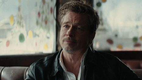 Brad Pitt en Wolfs, la película que lo reunió con su amigo George Clooney.