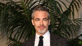 Chris Pine se encuentra promocionando su nueva película, llamada Poolman