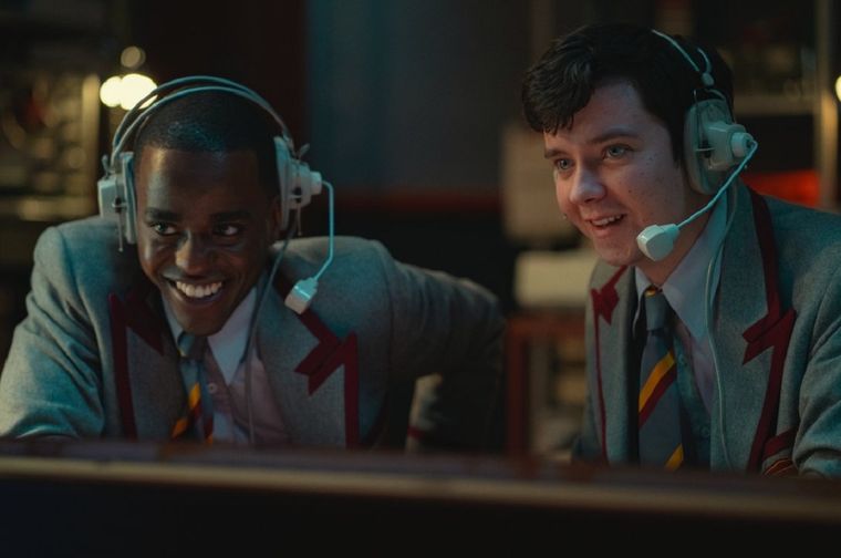 Otis y Eric están de regreso.