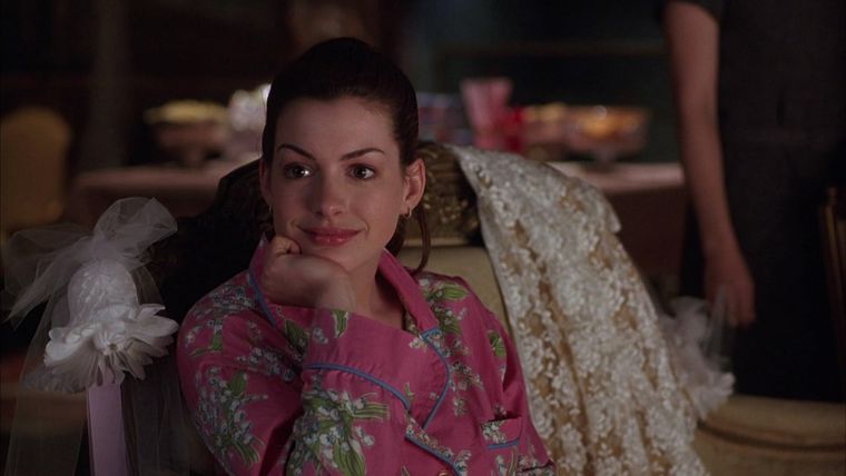 Vuelve Anne Hathaway, vuelve la realeza