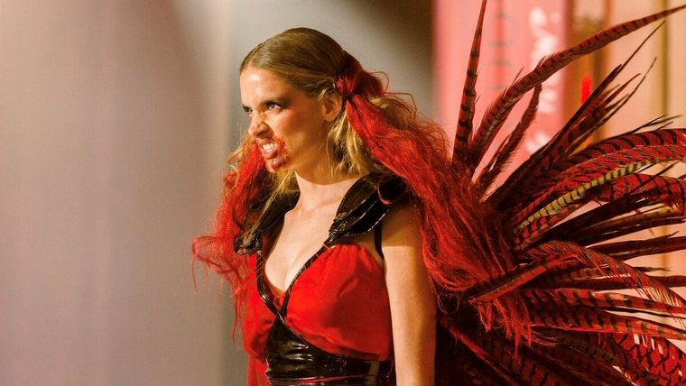 Si te gustaron La sustancia y Parásitos asesinos de David Cronenger, debes darle una oportunidad a Furia Si te gustaron La sustancia y Parásitos asesinos de David Cronenger, debes darle una oportunidad a Furia