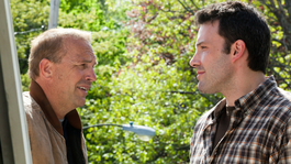 La película fue escrita y dirigida por John Wells. 
