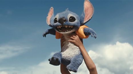 Stitch se ríe de sus colegas