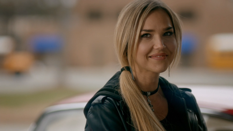 El personaje de Lexi se convirtió en más que un cameo en la serie. El personaje de Lexi se convirtió en más que un cameo en la serie.