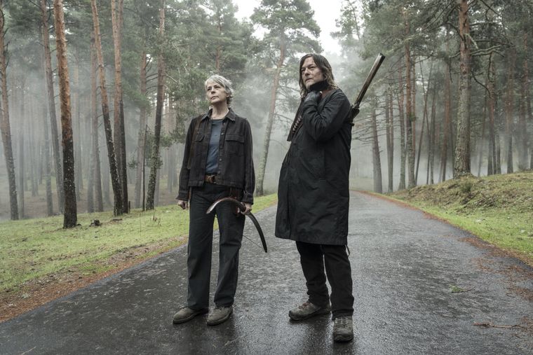 Daryl Dixon y Carol Peletier juntos en la tercera temporada de The Walking Dead: Daryl Dixon.
