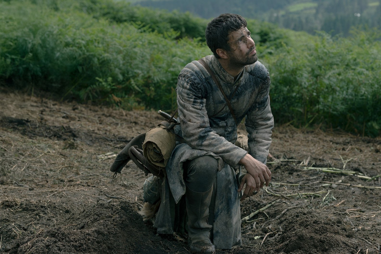 Fabien Frankel como Ser Criston Cole. Fabien Frankel como Ser Criston Cole.