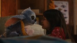 lilo y stitch llegan al streaming ¿cuando veremos el live-action mas taquillero del ano?
