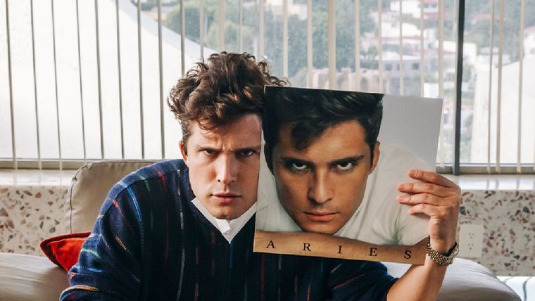 El estreno de la temporada 2 de la serie de Luis Miguel dejó una catarata de memes y reacciones en las redes sociales