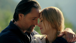Martin Henderson y Alexandra Breckenridge vuelven como Jack y Mel