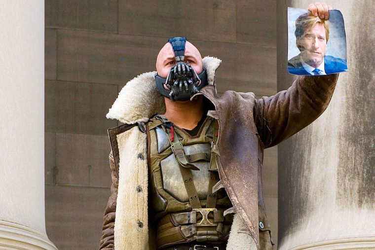 El personaje de Bane ya apareció en la película de ChristopherNolan interpretado por Tom Hardy. Deadstroke tuve su adaptación live-action con Joe Manganiello al frente. El personaje de Bane ya apareció en la película de ChristopherNolan interpretado por Tom Hardy. Deadstroke tuve su adaptación live-action con Joe Manganiello al frente.
