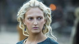 Georgia Hirst supo destacarse en la serie Vikingos