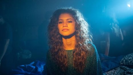 Zendaya interpreta a Rue, la protagonista de la serie Euphoria.