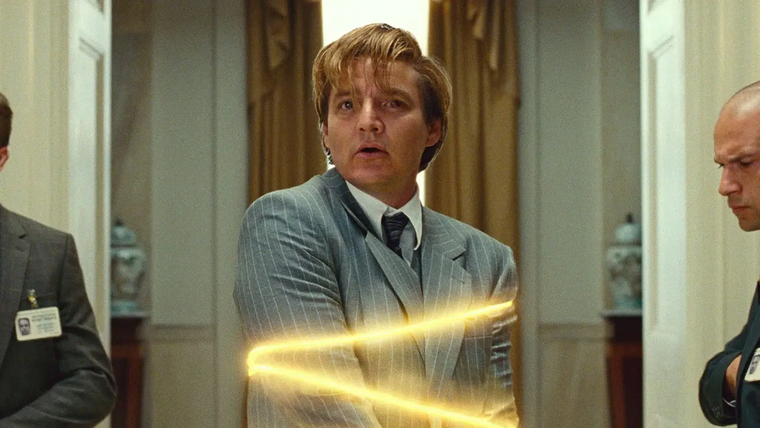 Pascal interpreta a uno de los villanos de la cinta. Pascal interpreta a uno de los villanos de la cinta.