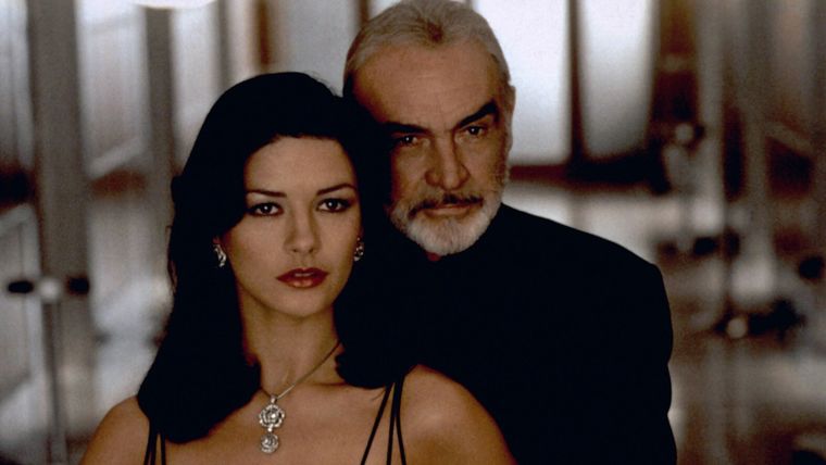 Catherine Zeta-Jones y Sean Connery compartieron pantalla en este sensual filme de 1999