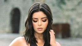 demi rose recibio el ano luciendo un conjunto que enamoro a todos demi rose recibio el ano luciendo un conjunto que enamoro a todos