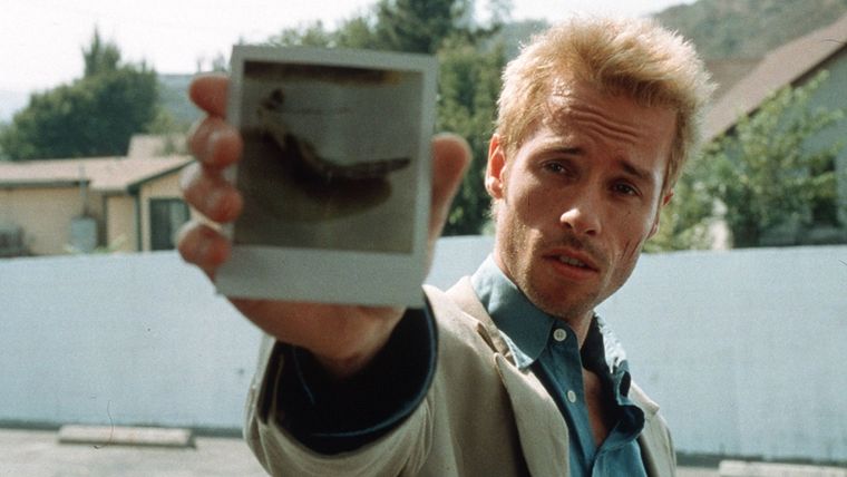 Memento de Christopher Nolan es una de las películas indies preferidas por los amantes de lo independiente