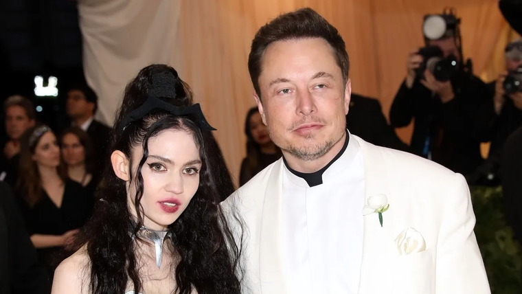 Grimes junto a Elon Musk