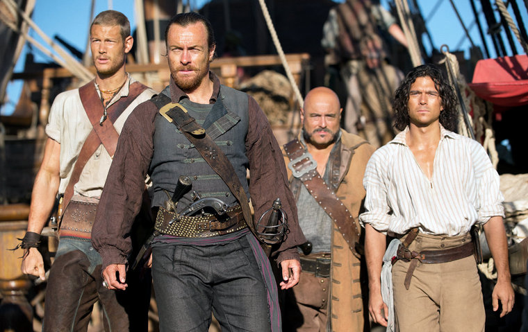 Toby Stephens protagoniza Black Sails como el Capitán Flint. Toby Stephens protagoniza Black Sails como el Capitán Flint.