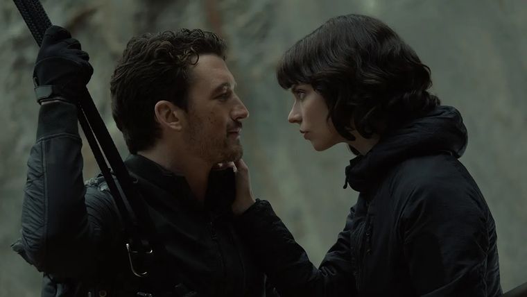 Anya Taylor-Joy y Miles Teller en The Gorge (2025).