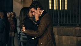 Sofia Carson protagoniza este nuevo romance ubicado en la prestigiosa universidad inglesa.