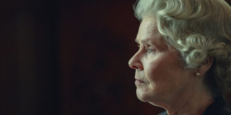 Imelda Staunton como la reina Isabel II en la sexta temporada de la serie de Netflix. Imelda Staunton como la reina Isabel II en la sexta temporada de la serie de Netflix.
