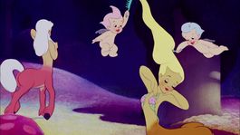 Estrenada en 1940, Fantasía presenta una colección de interpretaciones animadas de las grandes obras de la música clásica