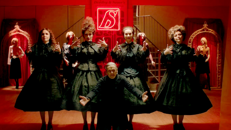 La estética de la película se inspira en el cine italiano de terror de la década del 70. La estética de la película se inspira en el cine italiano de terror de la década del 70.