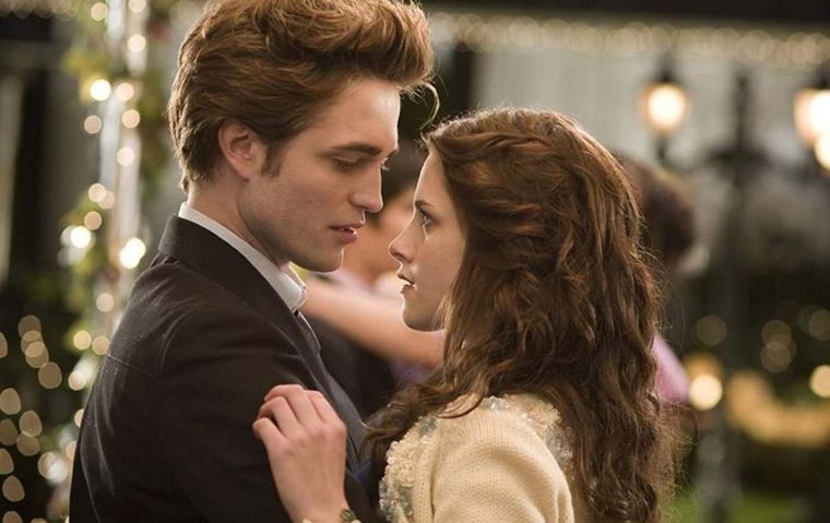 Crepúsculo fue una película romántica que marcó a las nuevas generaciones Crepúsculo fue una película romántica que marcó a las nuevas generaciones