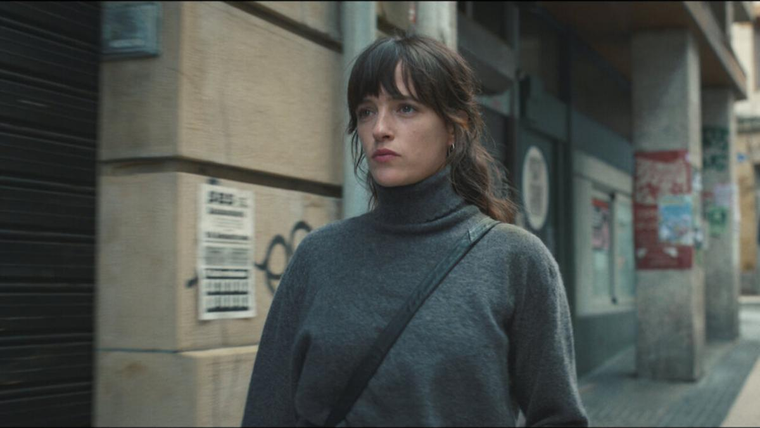 La película se adentra en uno de los momentos más oscuros de la historia de España. La película se adentra en uno de los momentos más oscuros de la historia de España. 