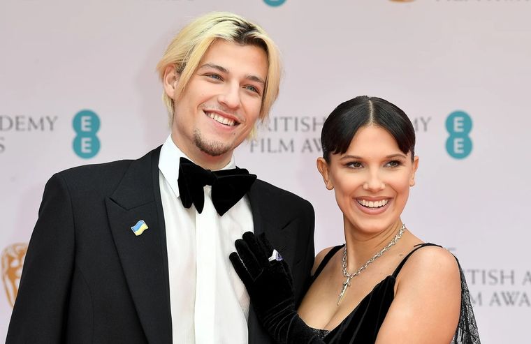 Jake Bongiovi y Millie Bobby Brown están muy enamorados