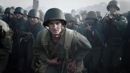 Andrew Garlfield protagoniza Hasta el último hombre (2016).