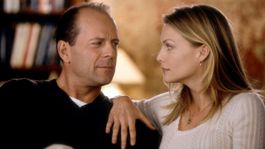 Bruce Willis y Michelle Pfeiffer lideran un drama romántico para emocionarse Bruce Willis y Michelle Pfeiffer lideran un drama romántico para emocionarse