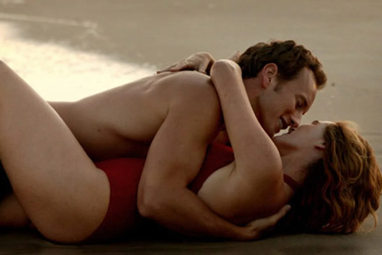 EN Secretos íntimos Kate Winslet se enfrentó a la filmación de una escena subida de tono para la que no contó con coordinador de intimidad y por la que termino con dolencias físicas. EN Secretos íntimos Kate Winslet se enfrentó a la filmación de una escena subida de tono para la que no contó con coordinador de intimidad y por la que termino con dolencias físicas.