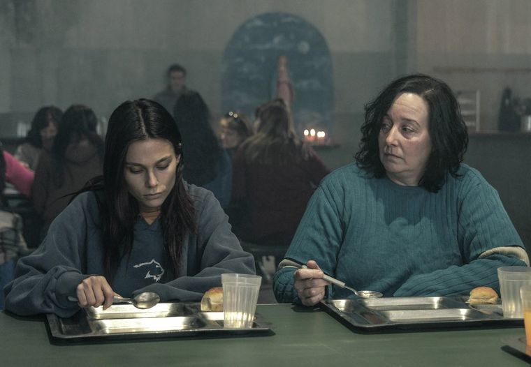 Con una impronta totalmente distinta pero con varios puntos en común con El Marginal, llega a Netflix su anticipada spin-off, En el barro.&nbsp; &nbsp; &nbsp; &nbsp;