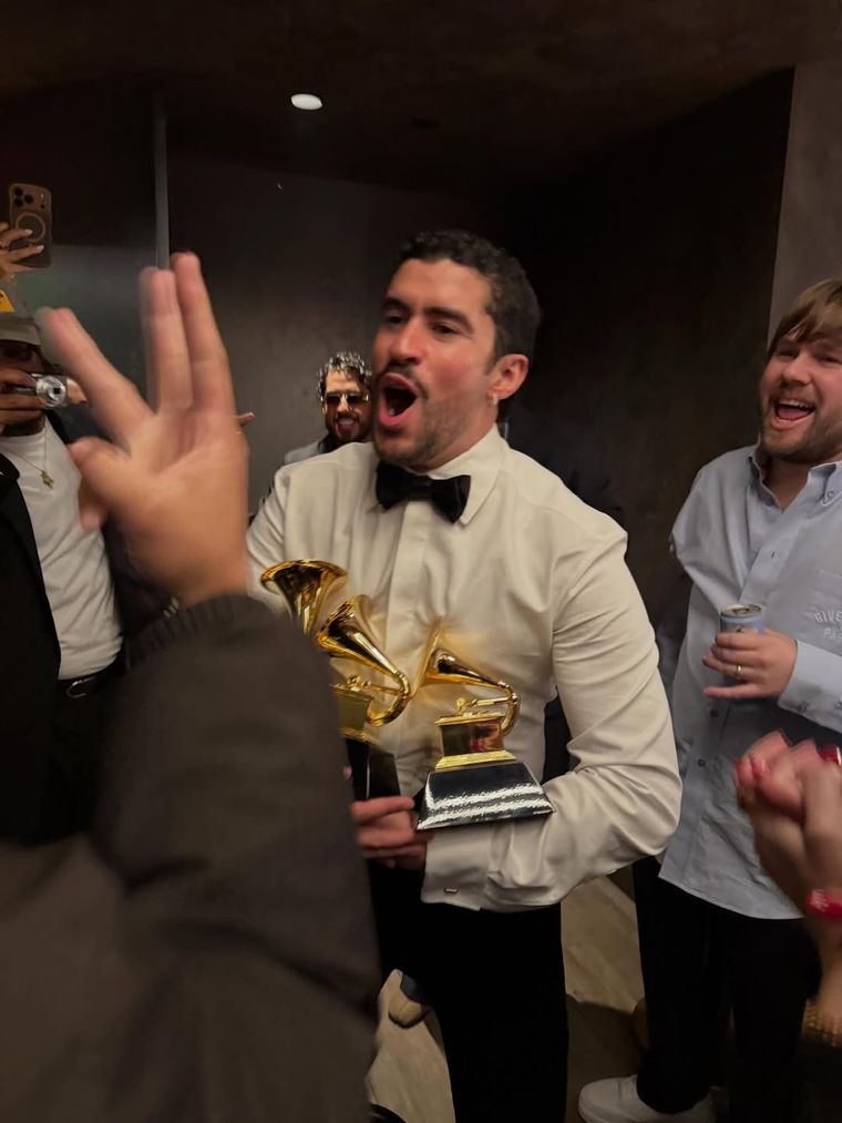 Bad Bunny hizo historia en los Premios Grammy 2026. Bad Bunny hizo historia en los Premios Grammy 2026.