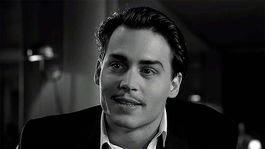 Johnny Depp le da vida a Edward D. Wood Jr. en Ed Wood, dirigida por Tim Burton.