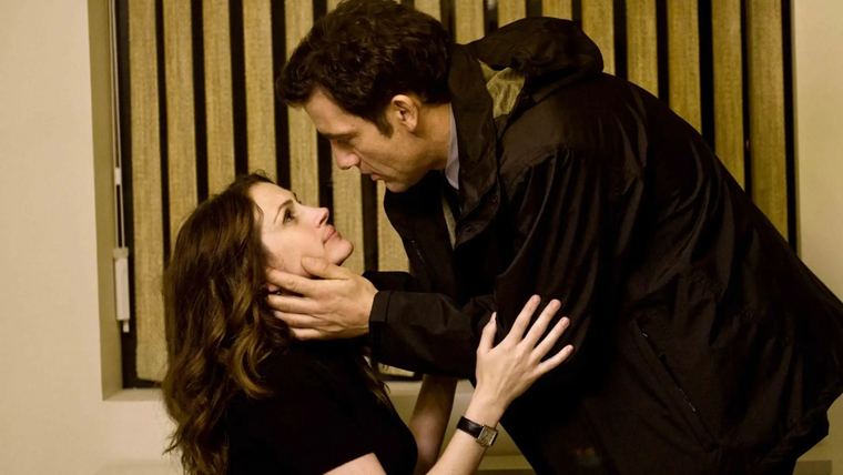 Julia Roberts y Clive Owen protagonizan este thriller romántico.